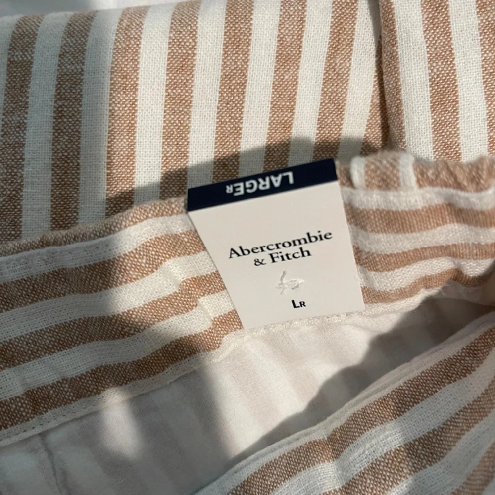 Abercrombie Linen Pants  (NWT) - Picture 6 of 6